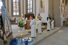 Feier der 1. Heiligen Kommunion in Sankt Crescentius (Foto: Karl-Franz Thiede)